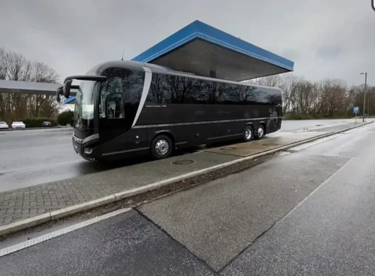 Touring coach 40-50 pax for group travel in Amsterdam